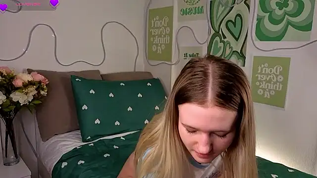 MaydaFoulk online show from January 18, 1:13 am