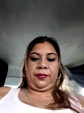 Laura-Hernandez online show from March 7, 3:52 pm