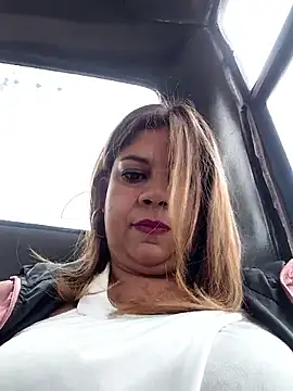 Laura-Hernandez online show from March 24, 3:28 pm