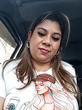 Laura-Hernandez online show from February 19, 4:39 pm