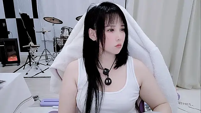 Vaness-a online show from April 11, 5:38 pm