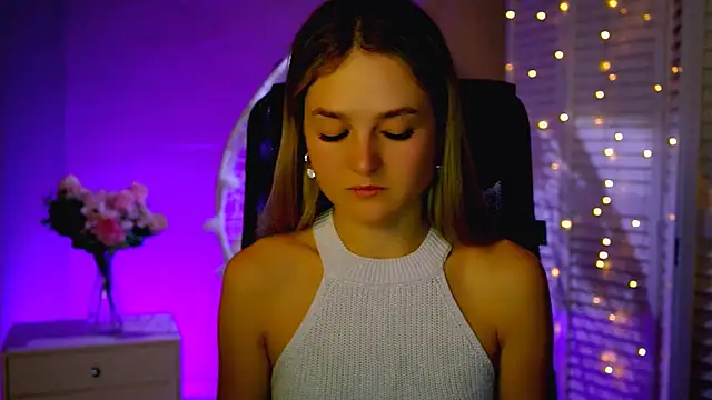 DeboraLarson online show from November 29, 4:16 am