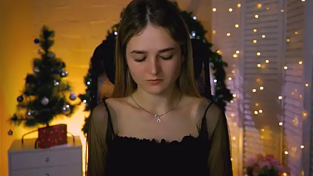 DeboraLarson online show from December 22, 4:04 am