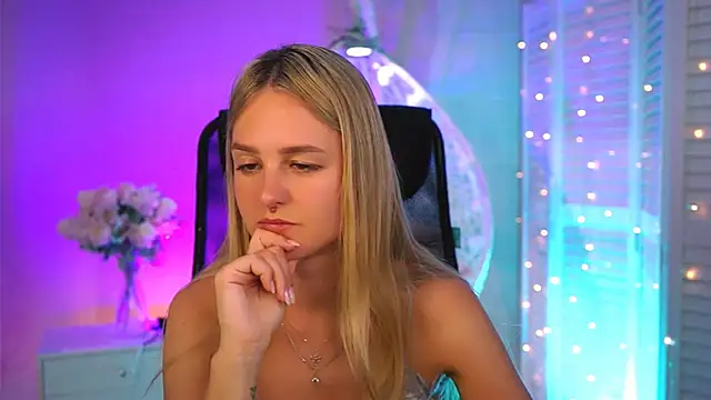 DeboraLarson online show from March 27, 3:41 am