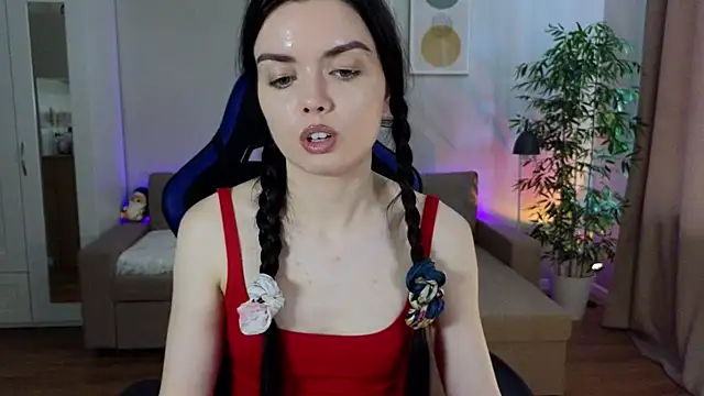 likeamoss online show from May 9, 9:11 am