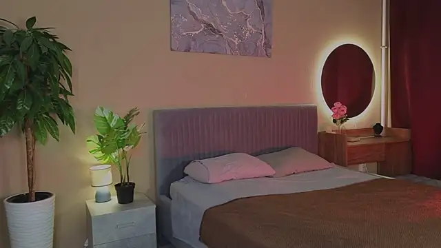 likeamoss online show from September 22, 2:48 pm