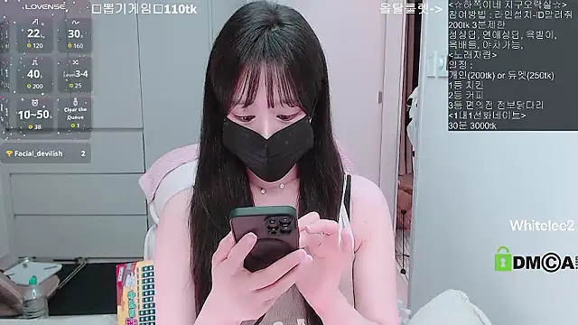 whitelee2 online show from March 31, 1:22 pm