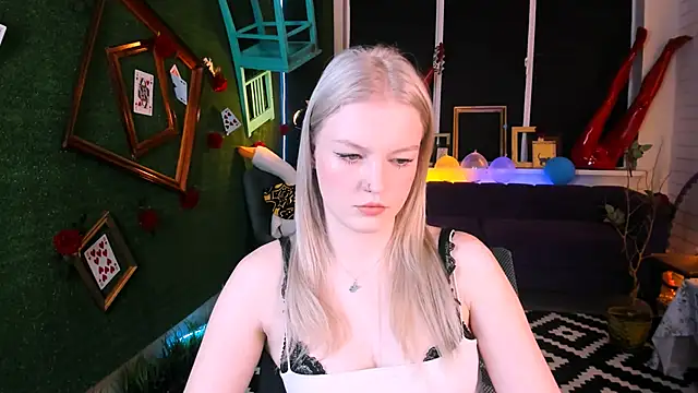 Snapshot of GraceGlamour chatting on October 16, 5:32 am GraceGlamour online show from October 16, 5:32 am