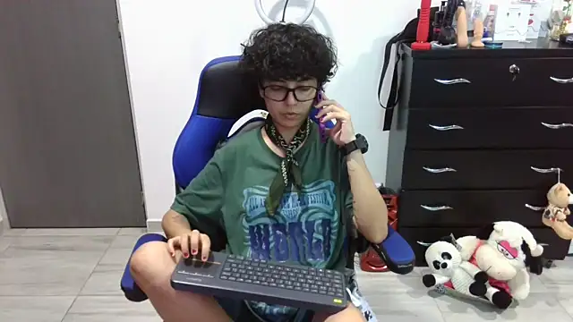 thomascooper7 online show from March 10, 12:58 am