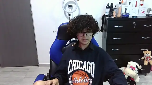 thomascooper7 online show from October 29, 2:38 am