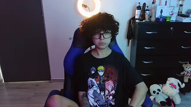 thomascooper7 online show from October 7, 6:01 pm