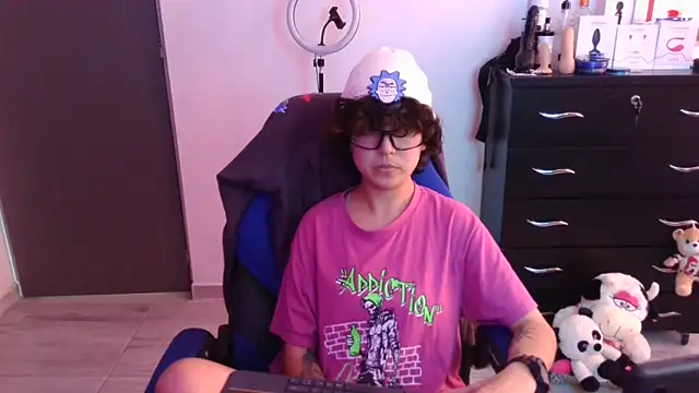 thomascooper7 online show from November 6, 8:15 pm