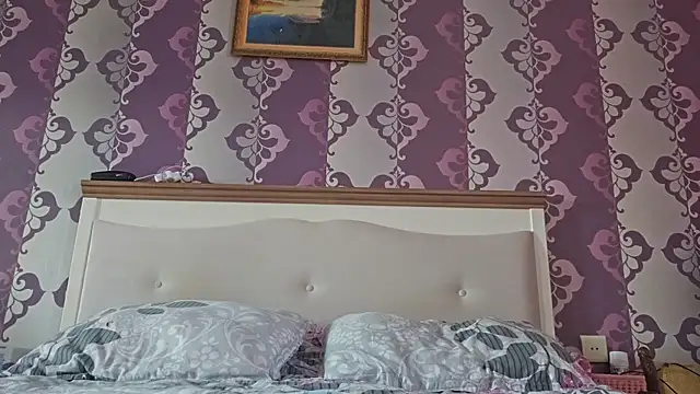 AlejandraDelaney online show from September 25, 1:10 pm