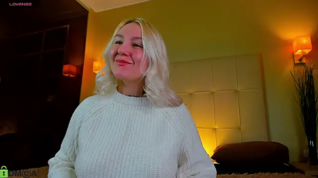 Debbie Taylor online show from April 10, 5:30 pm