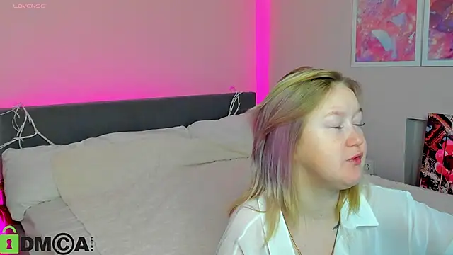 Sara Robinson online show from October 13, 2:47 am