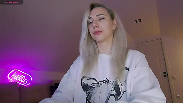 KhloeK online show from March 28, 8:58 am