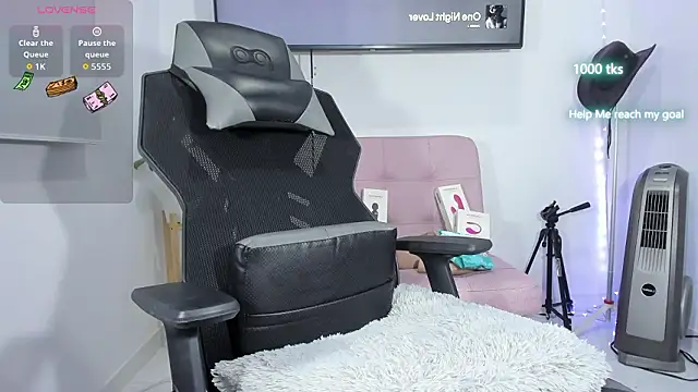 emily palmeer online show from March 6, 11:16 am