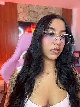 Tamara Roberts1 online show from July 10, 2:45 am