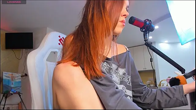 Snapshot of lolly_red_ chatting on September 15, 8:05 pm lolly red  online show from September 15, 8:05 pm
