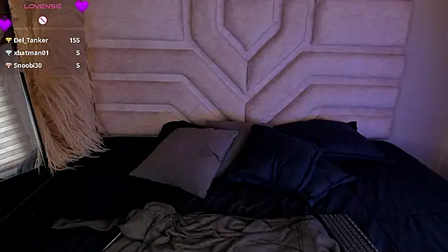 Rebeca Williams  online show from February 13, 2:51 pm