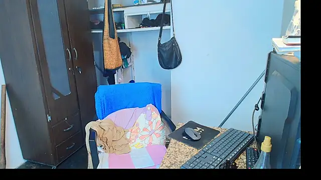 Oh Tique online show from January 7, 1:31 am