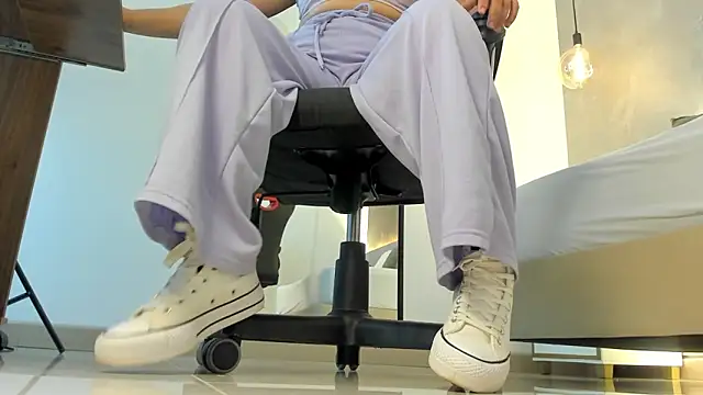 alma fenix online show from November 18, 1:01 pm