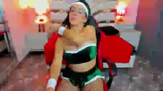 KateTompson  online show from December 20, 8:35 pm