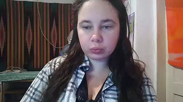 Cora Maro online show from October 6, 9:30 pm