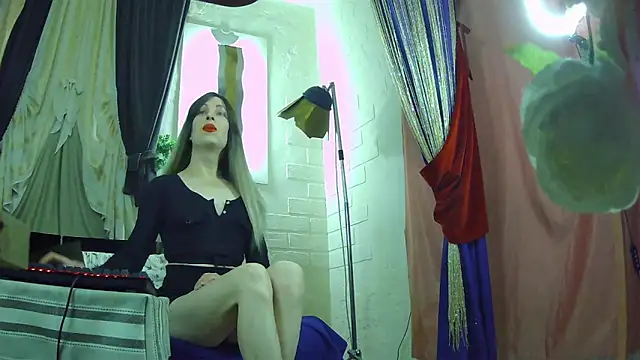 Mary Loon online show from January 6, 12:09 pm