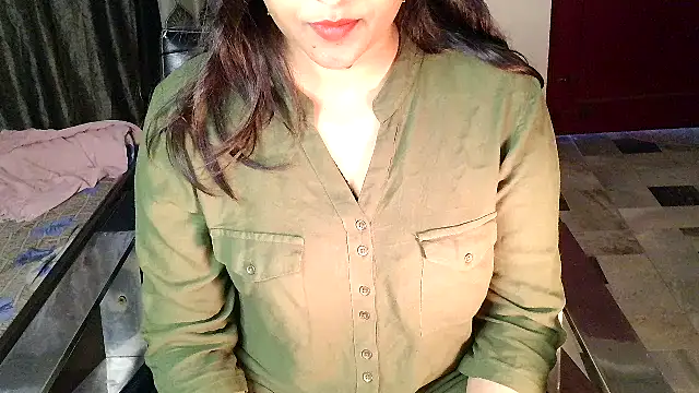 aarushi sharmaa online show from December 17, 7:45 am