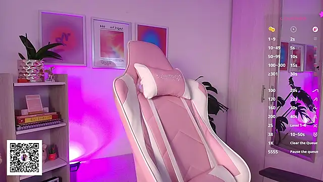 SweetJunne online show from November 18, 10:11 pm