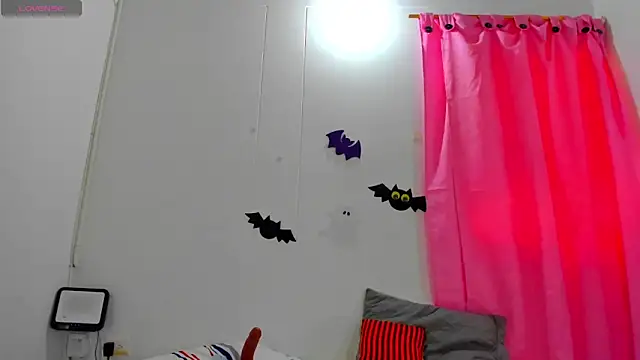 Snapshot of Natasha_by chatting on October 4, 3:05 pm Natasha by online show from October 4, 3:05 pm