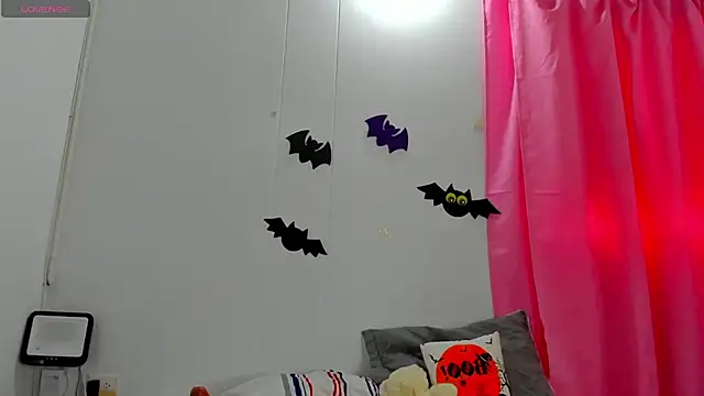 Snapshot of Natasha_by chatting on October 10, 3:06 pm Natasha by online show from October 10, 3:06 pm