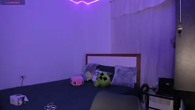Kittyhell cam online show from June 25, 4:01 am