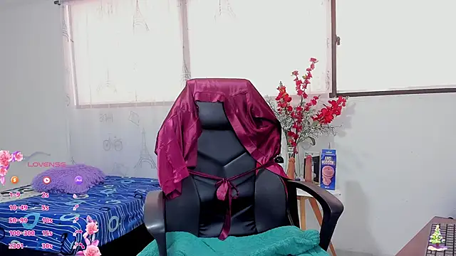 Danniela rivera online show from December 4, 11:45 am