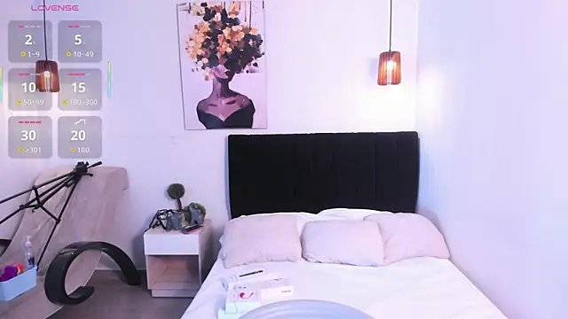 Scarlett  bell online show from September 24, 1:32 pm