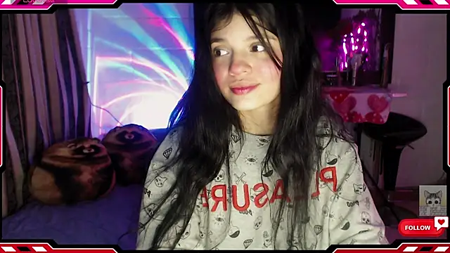 Snapshot of Sarahgin chatting on October 1, 9:25 am Sarahgin online show from October 1, 9:25 am