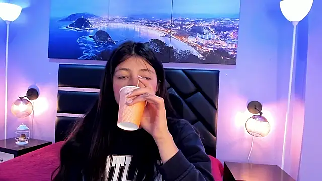 KimberlyVillaLobos online show from April 21, 11:17 am