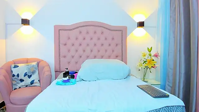 JulieeHabubu online show from March 12, 3:31 am