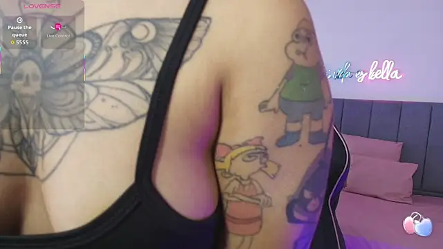 oliviia tay online show from January 10, 7:07 pm