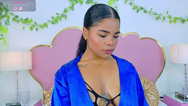 NahiaraReina online show from October 28, 1:17 pm