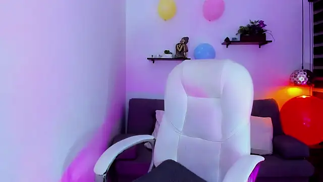 yenny garcia online show from November 3, 4:55 pm