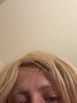 roxannex0x0 online show from February 5, 2:47 am