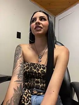 Snapshot of Hilary_pinkk chatting on September 17, 3:15 am Hilary pinkk online show from September 17, 3:15 am
