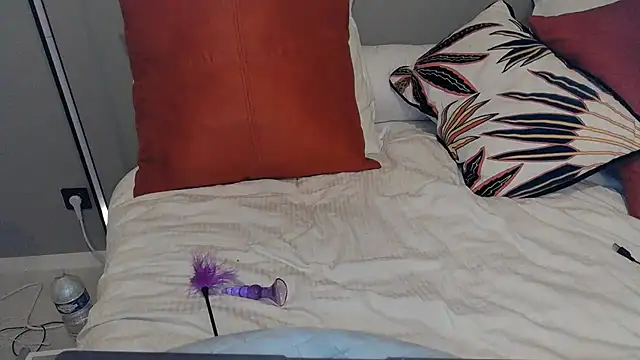 queen-chamss online show from July 15, 9:41 pm