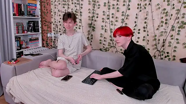 AndrewwCarter2 online show from May 2, 8:45 pm