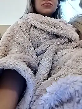 fofinhaa12 online show from February 11, 1:34 pm