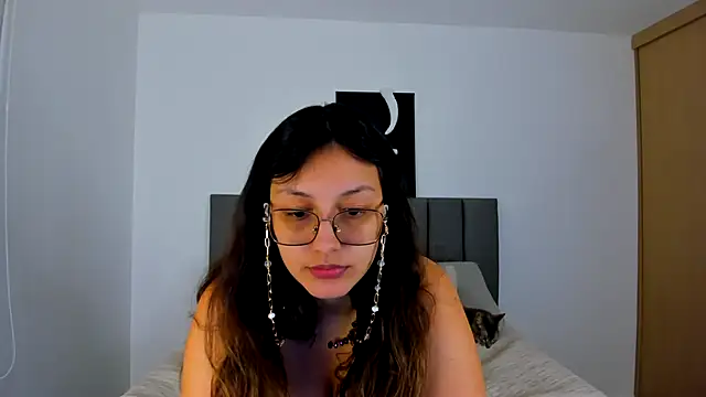 nataliepeterson online show from November 18, 9:05 pm