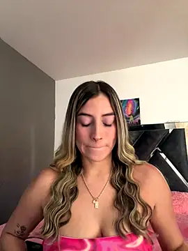 Snapshot of Issabela_G1 chatting on September 9, 9:47 pm Issabela G1 online show from September 9, 9:47 pm