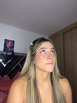 Snapshot of Issabela_G1 chatting on September 15, 8:49 pm Issabela G1 online show from September 15, 8:49 pm